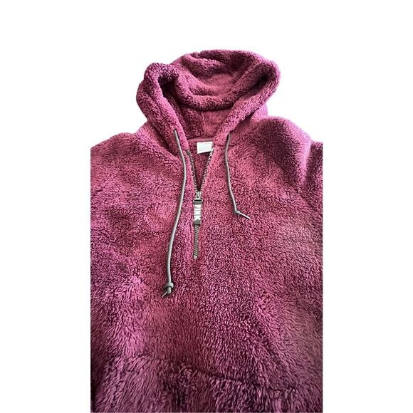 PINK - Victoria's Secret PINK Maroon Fuzzy Sherpa Pullover size M - Picture 2 of 7